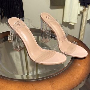 Clear / tan heels new size 7.5
